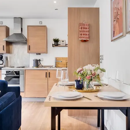 Ultra Stylish 2 Bedroom Apt Centrally Located Birmingham
